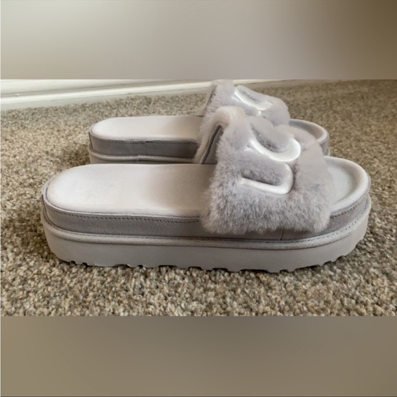 UGG Gray Slides New Condition - Picture 4 of 6